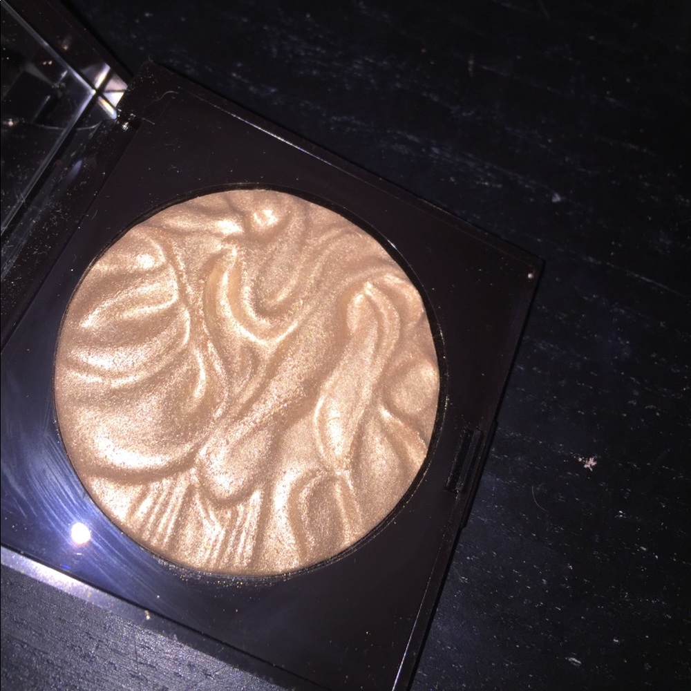 Laura mercier highlight